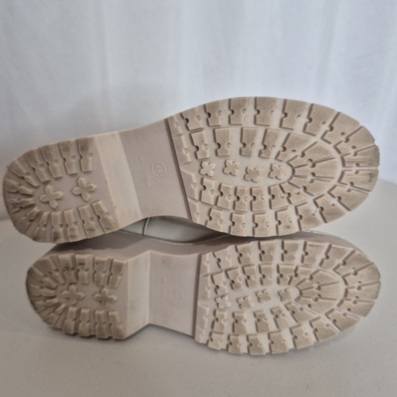 Steve Madden Women's Yairy Leather Lug Sole Chelsea Boots in Bone - Size 6.5 - Picture 12 of 16